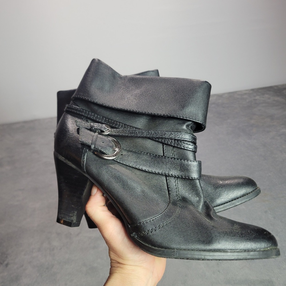 St Johns Bay Black Leather Cuffed Ankle Boots Heeled Buckle Booties 024-7020 9.5